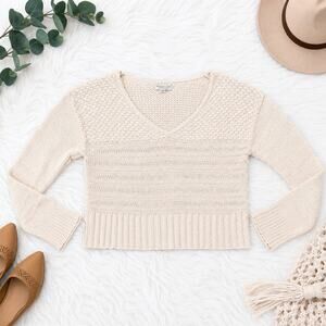 American Eagle Cream Chunky Knit V-Neck Sweater Size XS Cozy Cottagecore